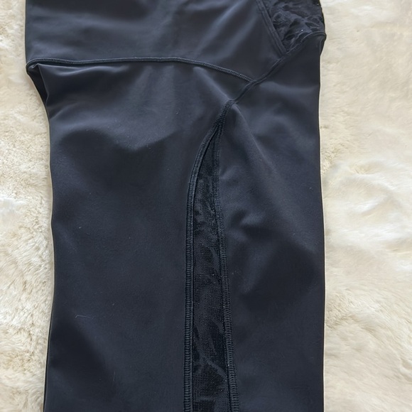 Lululemon Black Mesh Side Legging - Picture 8 of 12
